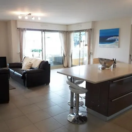 Sleeps 7 Pool Air Con Wifi * Cannes